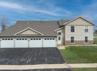 4104 Lexington Dr NE APT A, Cedar Rapids, IA 52402