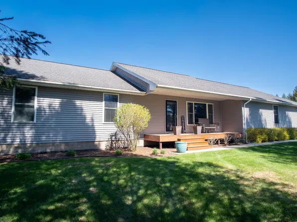 888 Clyde Lee Dr, Traverse City, MI 49696