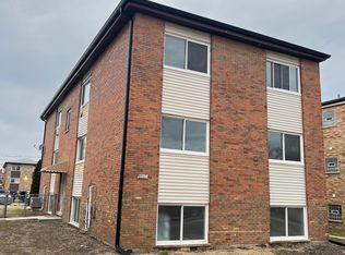 8860 N Root St APT 4, Niles, IL 60714