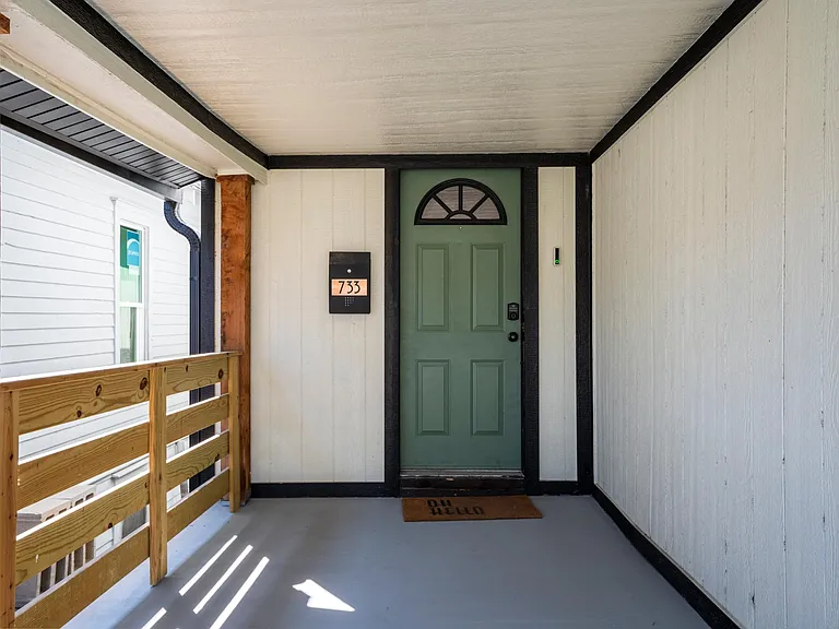 733 Ohio Ave — Photo 3