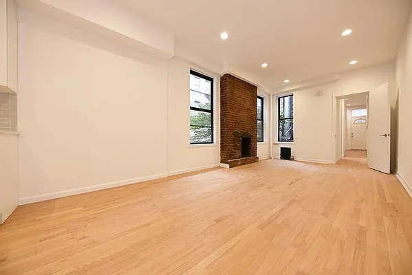 Rented by Buchbinder & Warren | media 38