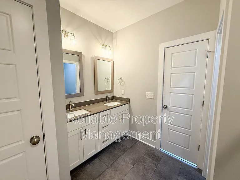 26 Laird Dr — Photo 11