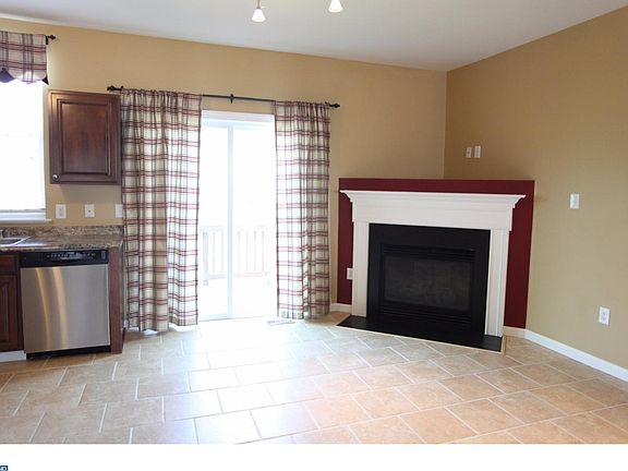 4th image of 13 Brittany Ln