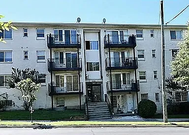 2585 Naylor Rd SE — Photo 2