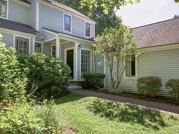 17 Wildwood Road, Laconia, NH 03246