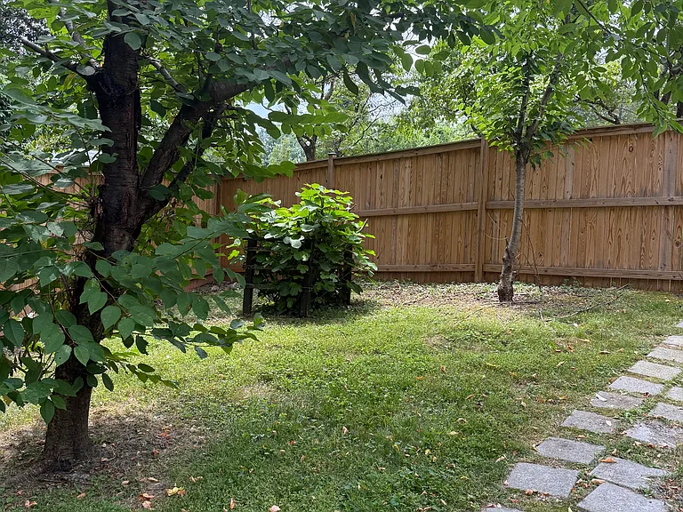 1161 Kettle Pond Ln — Photo 35