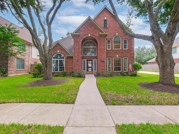 633 Clarenda Falls Dr, Sugar Land, TX 77479