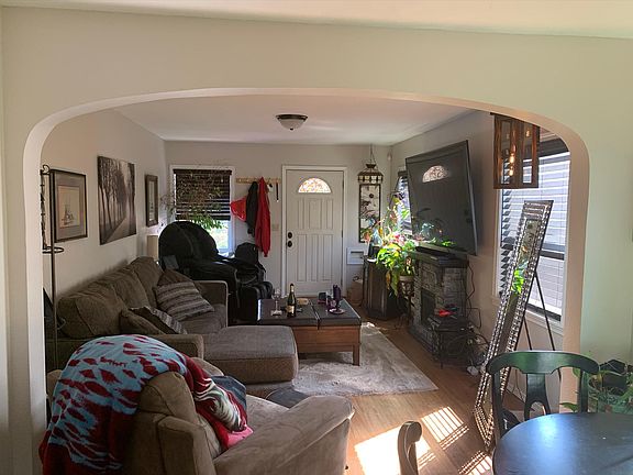 5th image of 1210 S Grant Ave