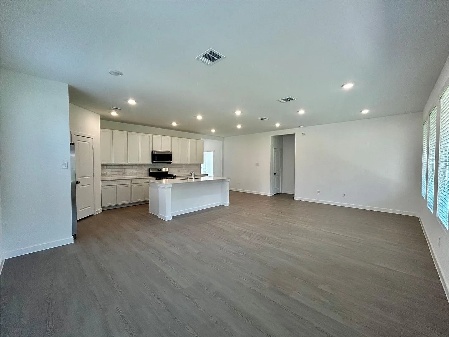 2026 4 Bedroom in Reatta Ridge — Photo 4