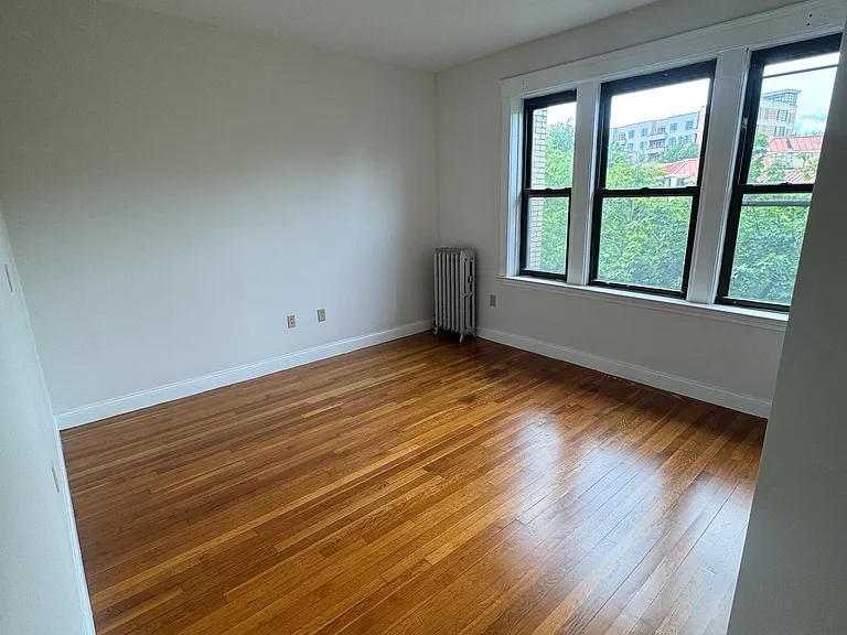 41 Egremont Rd #6 — Photo 2