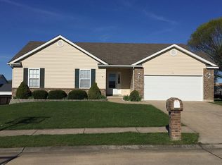 51 Eric Hill Dr, Warrenton, MO 63383
