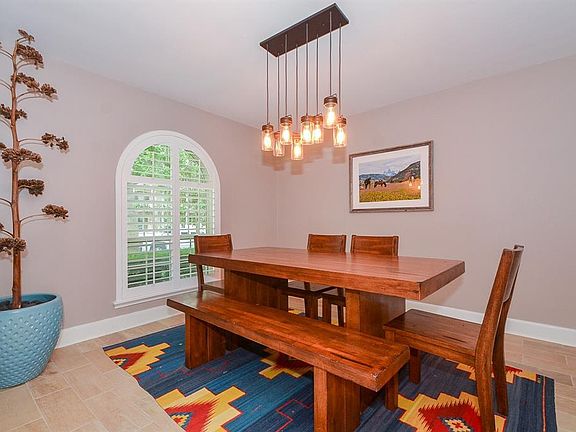 Entertaining family or friends, the dining room will accomodate a crowd!