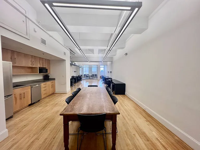 609 Market St E #107 — Photo 9
