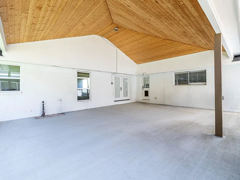 12826 Hill Dr — Photo 41