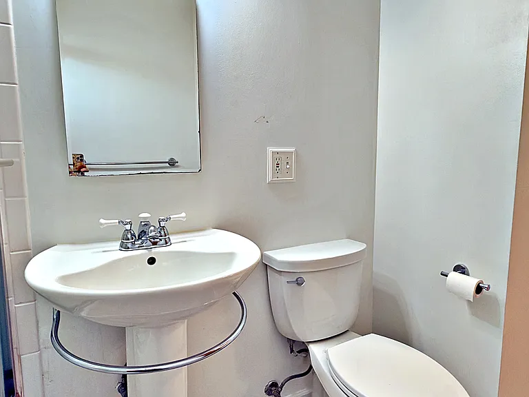 12820 SW Edgewood St — Photo 16