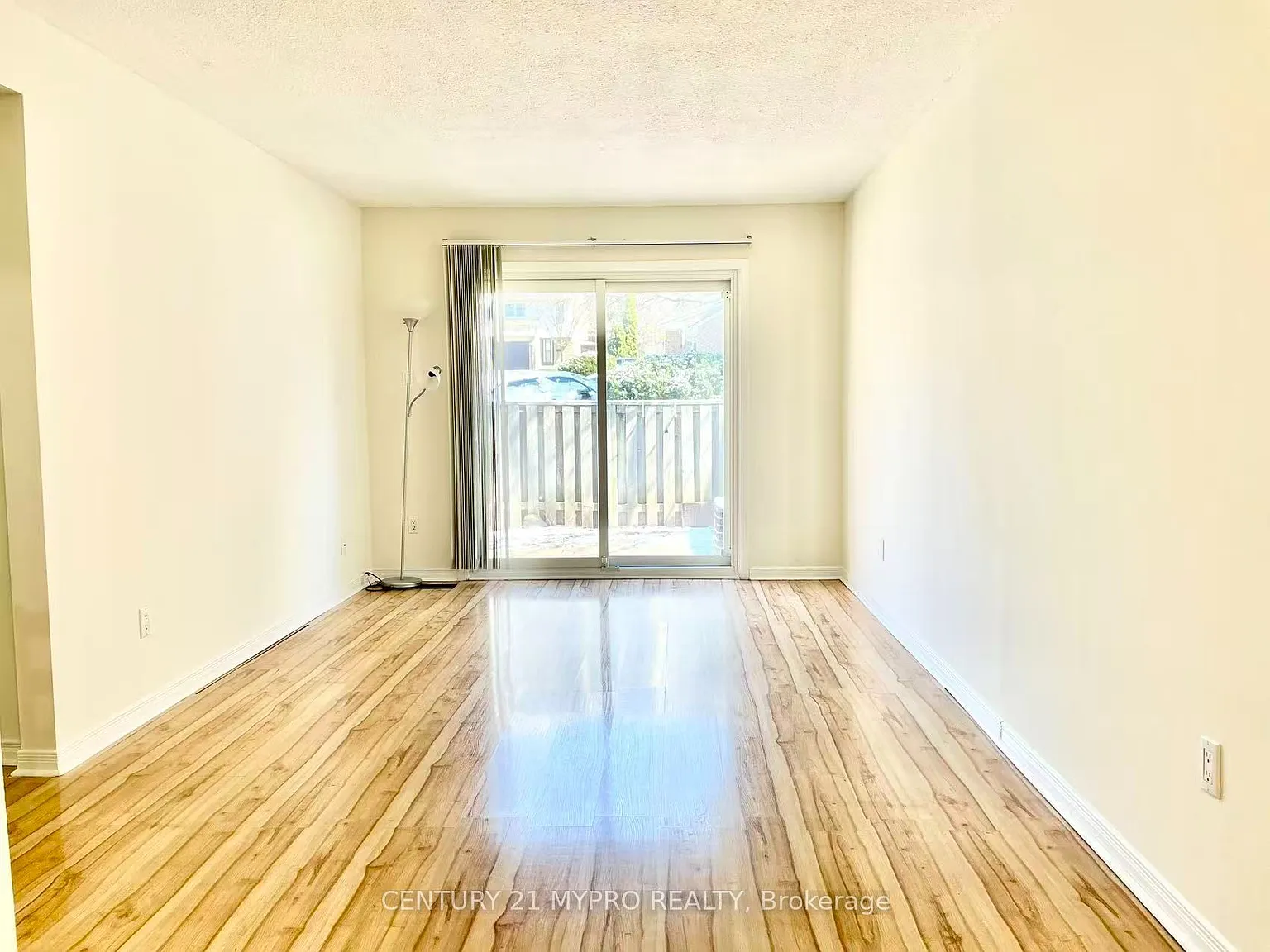 4 bed, $2,900 — Photo 3