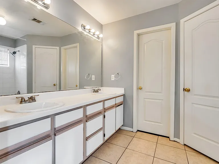 11703 Emerald Hill Dr #C — Photo 32