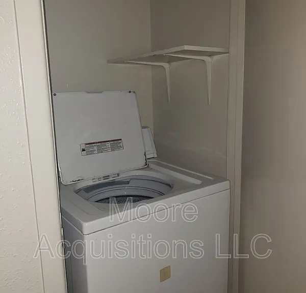 1439 S Rusk St — Photo 18
