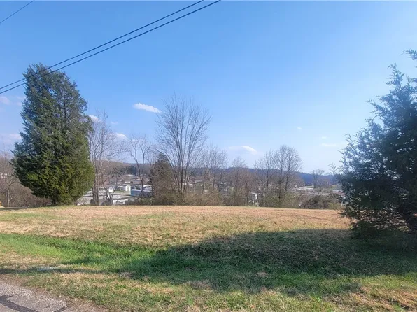 Spring St, Beverly, OH 45715