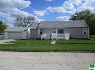 526 E Main St, Laurens, IA 50554