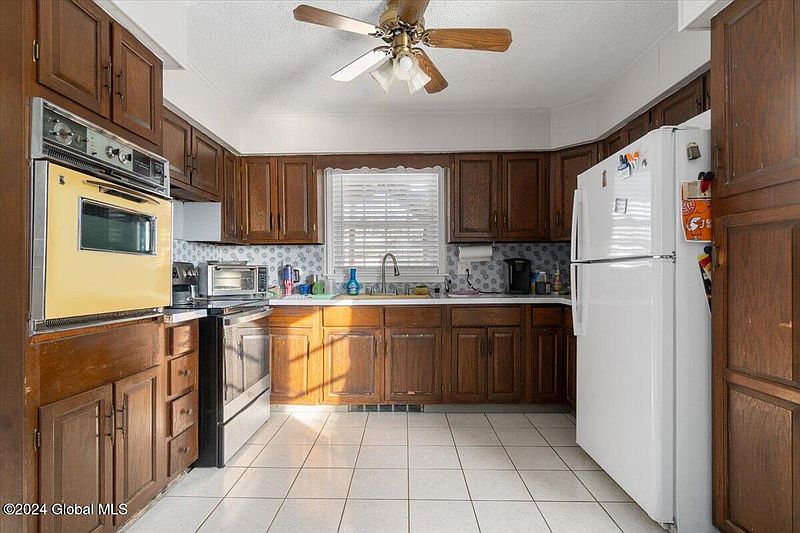 2nd image of 115A Morris Road