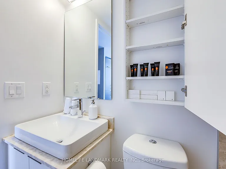 14 York St #1807 — Photo 13