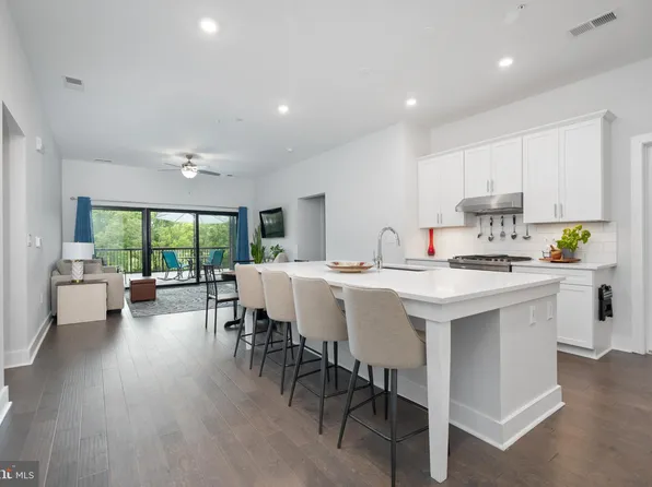 44691 Wellfleet Dr Unit 208, Ashburn, VA 20147