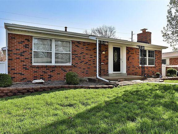 3rd image of 3907 Trotwood Pl