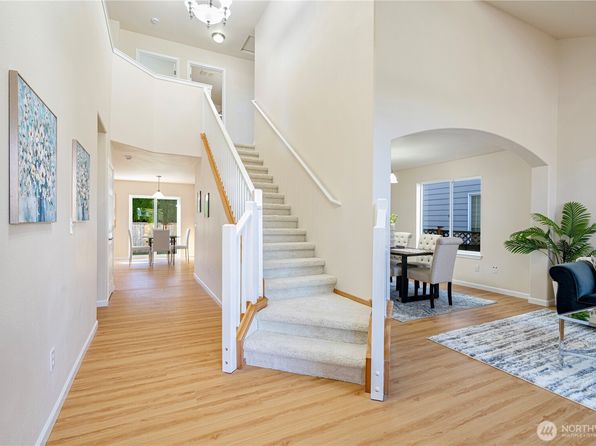5125 NE 10th Place, Renton, WA 98059