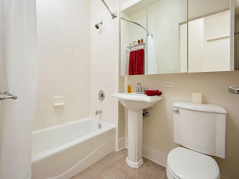1501 Lexington Ave #4K — Photo 8