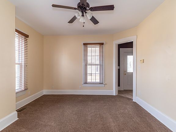 4th image of 27 Pleasant Ave