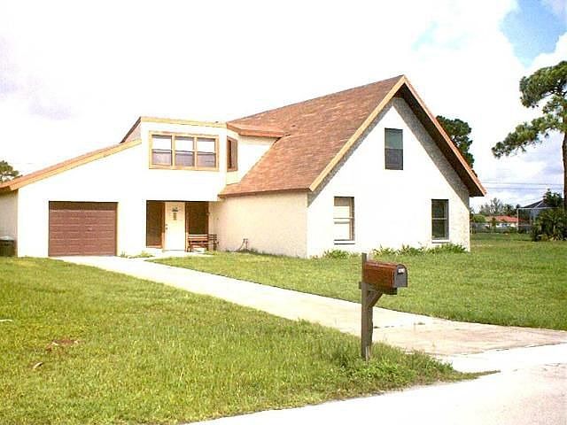 2142 SW Santa Barbara Pl.