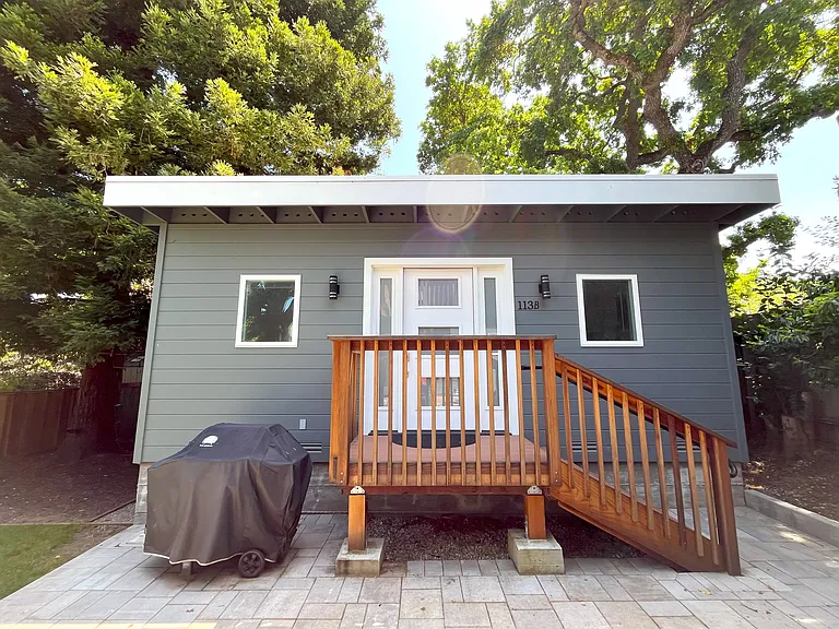 113B Plymouth Ave #B — Photo 1