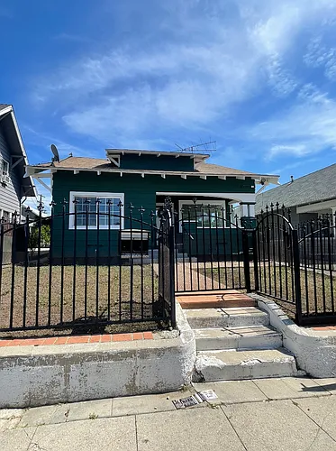 230 Branch St Photo 1