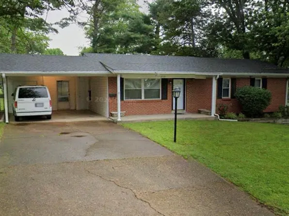 209 Aldergate St, Farmington, MO 63640