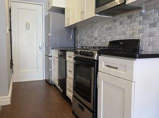 133 Lincoln Ave APT C, Mineola, NY 11501