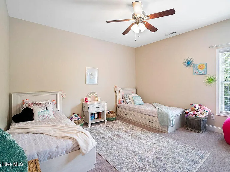 213 Willas Ct — Photo 44