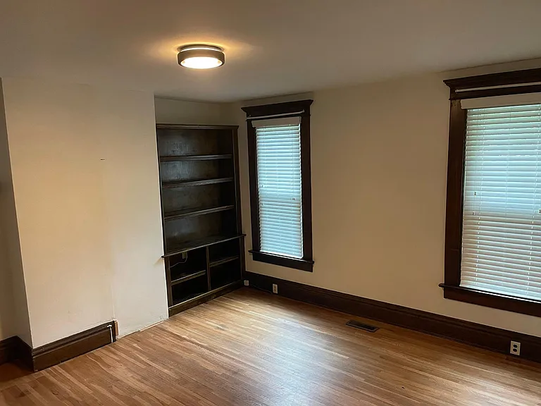 436 E Redbud Aly — Photo 6