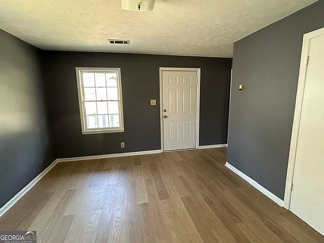 408 E Bacon St — Photo 2