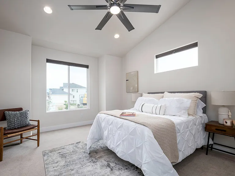 711 N Summit Dr — Photo 6
