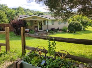 1226 Delwood Dr SW, Lenoir, NC 28645