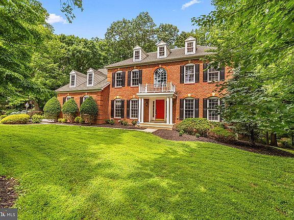 2nd image of 4 Falling Water Ct