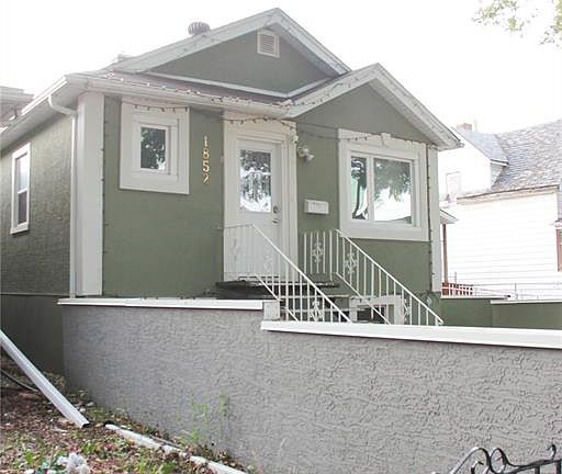 3rd image of 1852 QUEBEC STREET