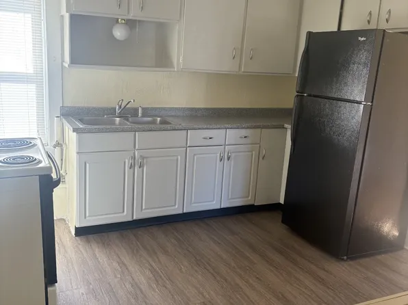 9 Lamothe St #1, Putnam, CT 06260