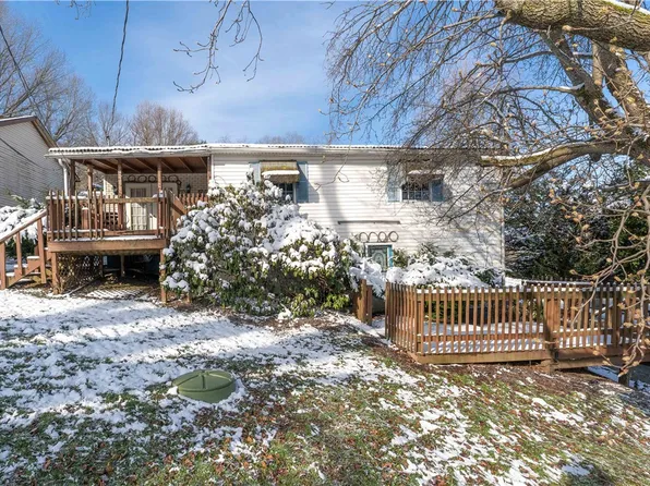 819 Bute Rd N, Uniontown, PA 15401