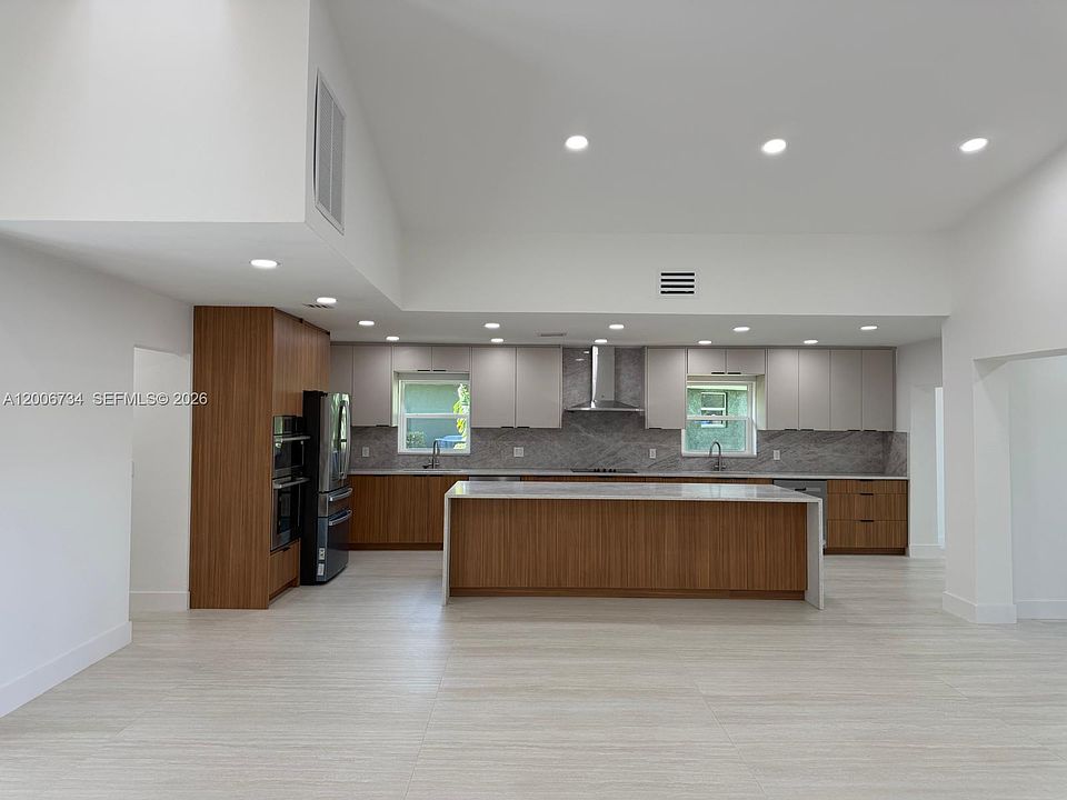 1st image of 7917 Chula Vista Cres