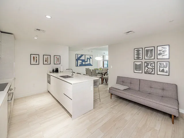 Photo 2 of 17 - 1300 S Miami Ave #2210 - Miami, FL Building Photo - 1300 S Miami Ave #2210