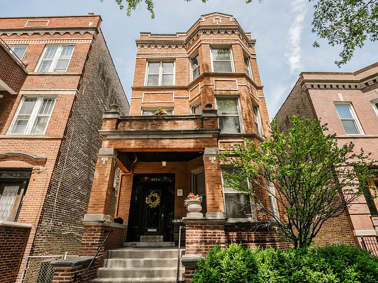 2624 W Iowa St #1R — Photo 1