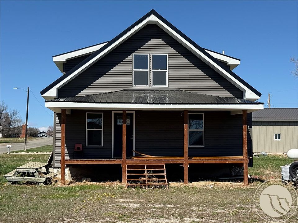 1st image of 421 9th Ave W