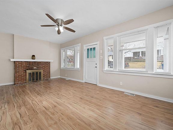 5th image of 2145 Penfield Ave